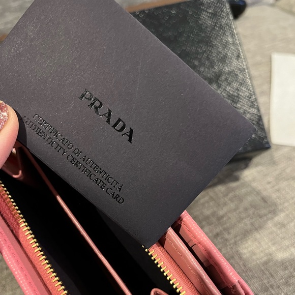 Prada BNWT wallet - Picture 3 of 5